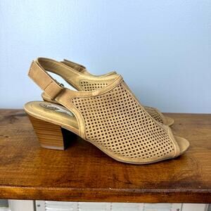City‎ Classified Comfort Open Toe Eyelet Sandal 2.5" heel Size 6
